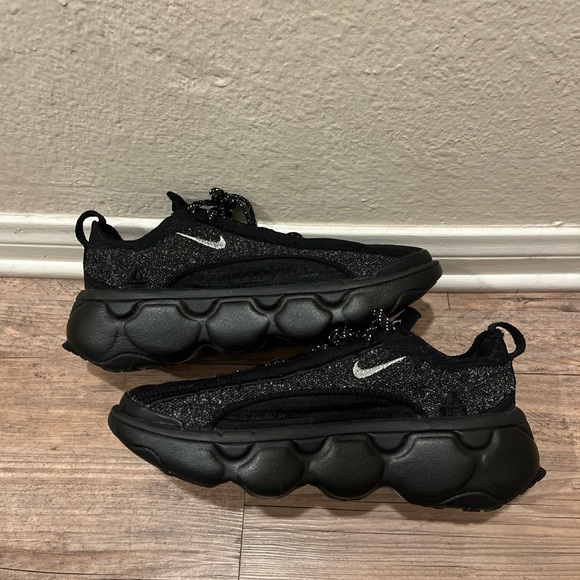 New Nike Flyknit Bloom 'Black Metallic Silver' FD2149-004 Women's Size 11 - Picture 3 of 7